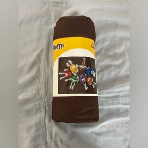 NEW Disney Springs M&M's World‎ 7 M&M's Brown Fleece Blanket 50" x 60"